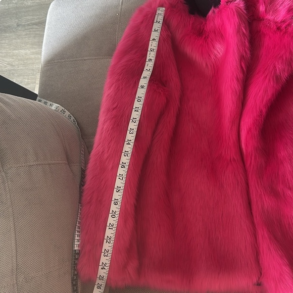 Large Pink Michael Kors faux fur coat - Picture 8 of 8